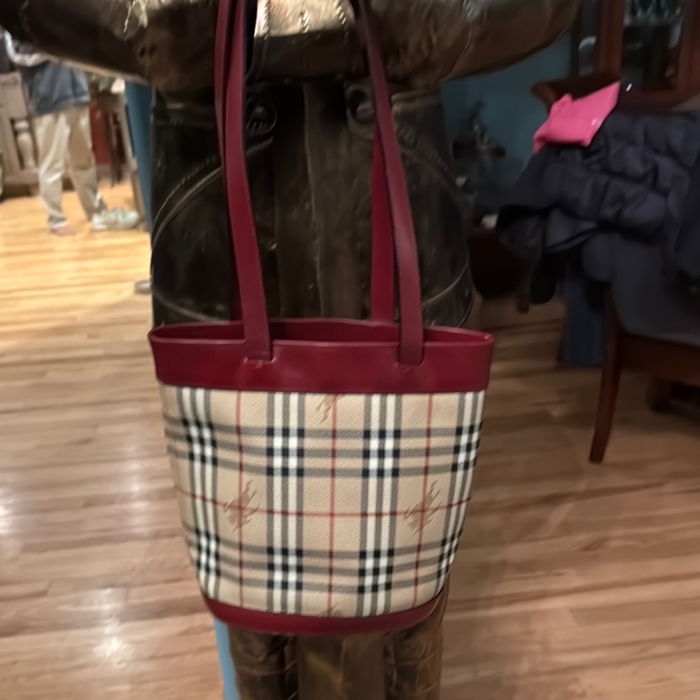 Burberry Haywood EUC Vintage Bucket Monogram Plaid Women's Tote - Picture 4 of 13